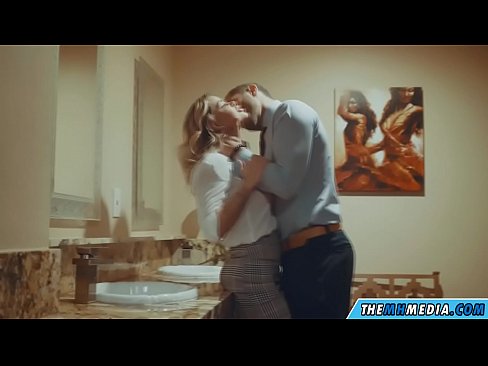 ❤️ Kad krūtiska blondīne pavedina tevi publiskā tualetē Krievu porno pie porno lv.loanworld.top ️❤